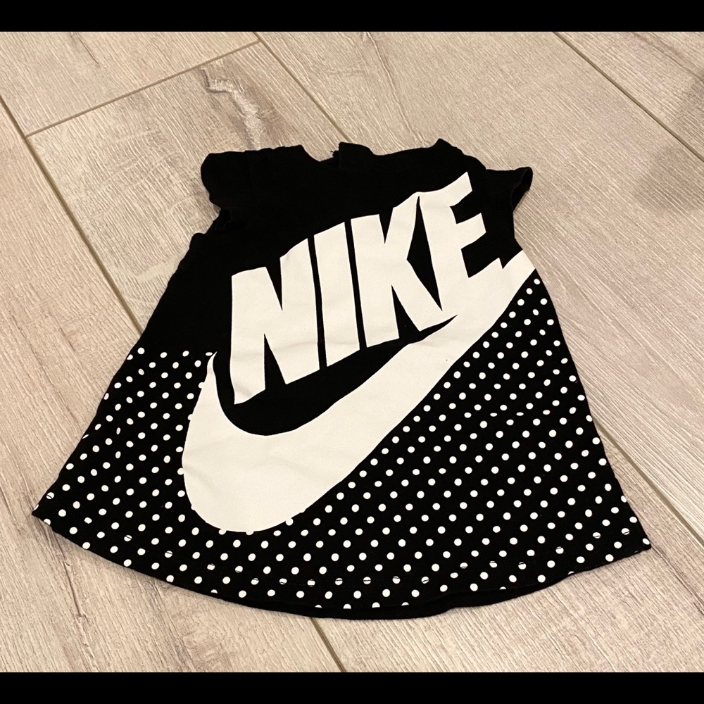 Nike tank 6M
